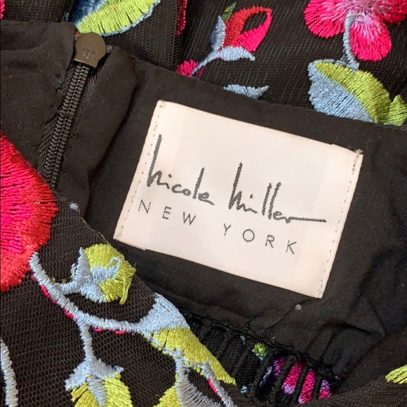 Beautiful Nicole Miller Lace Dress - Picture 7 of 7